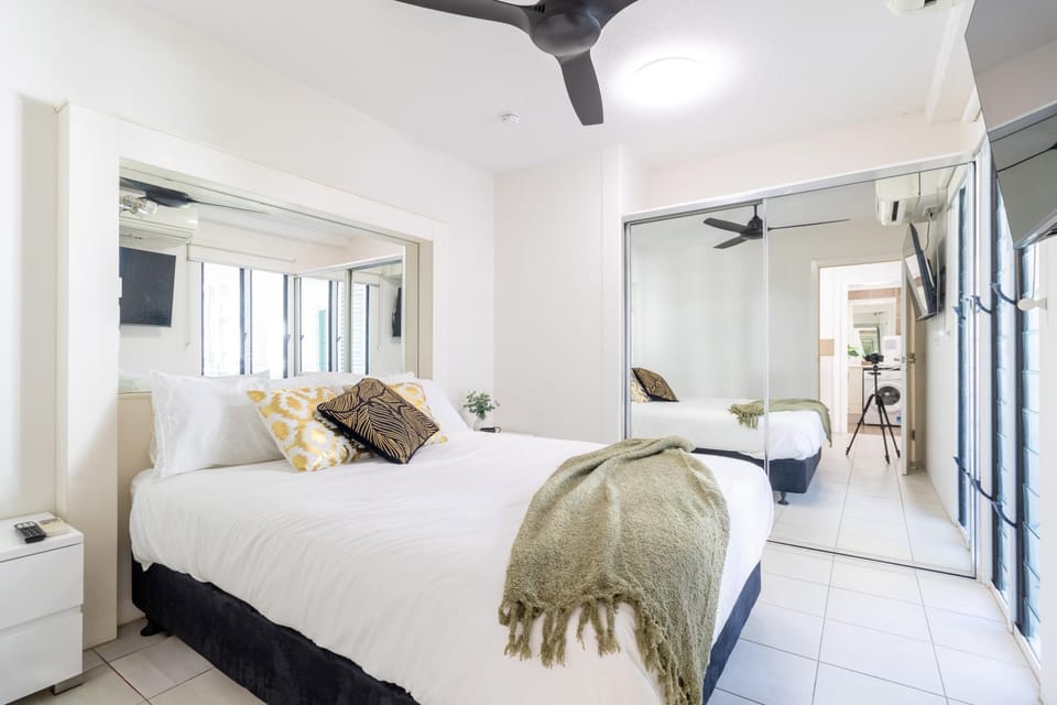 The Midas Touch Rooftop Pool & Free Parking Apartment in Darwin