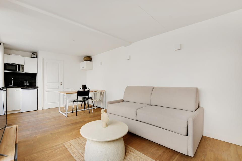Kitchen or kitchenette, Living room, Dining area