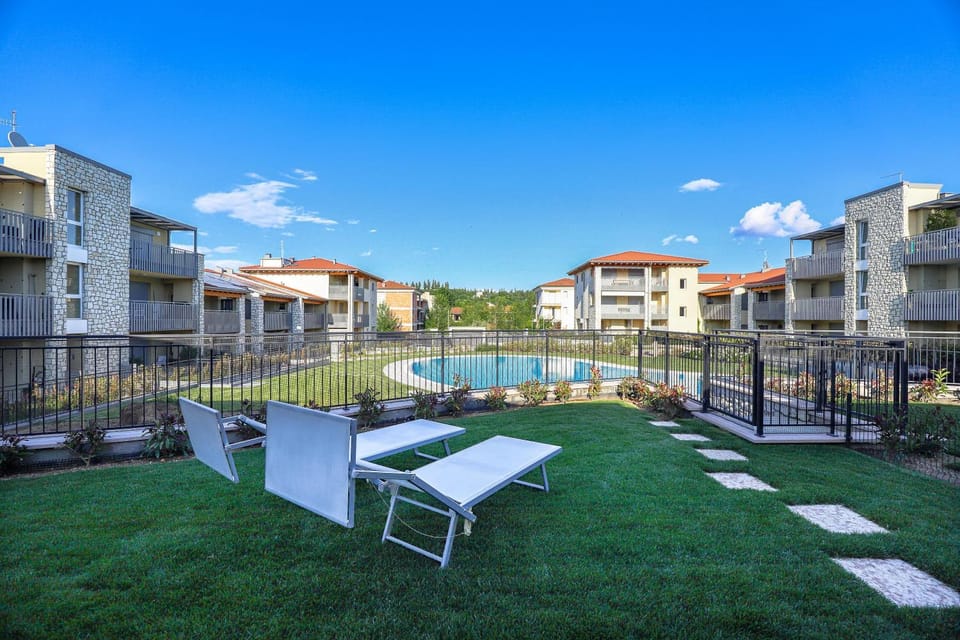 Garden, Swimming pool