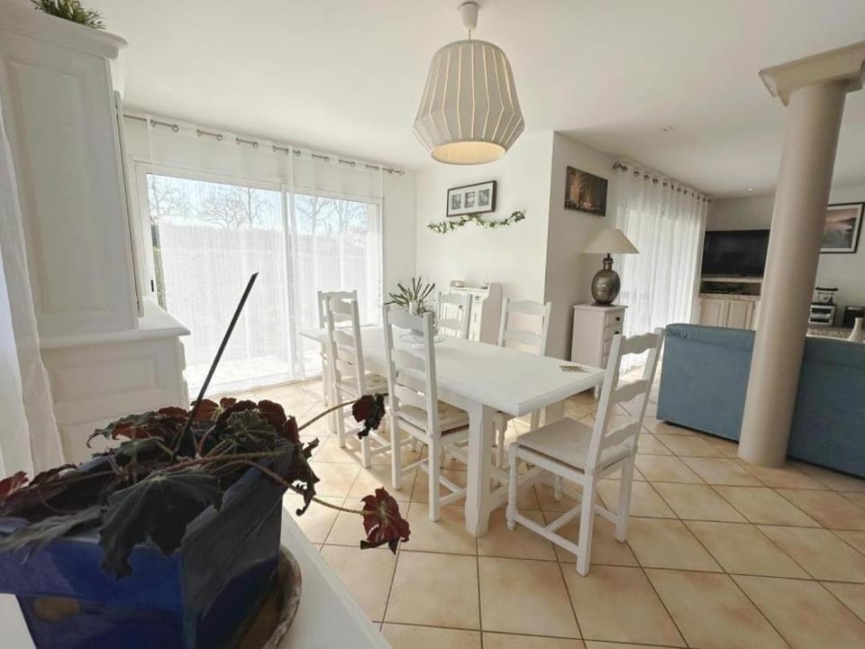 Villa dunisia House in Léon
