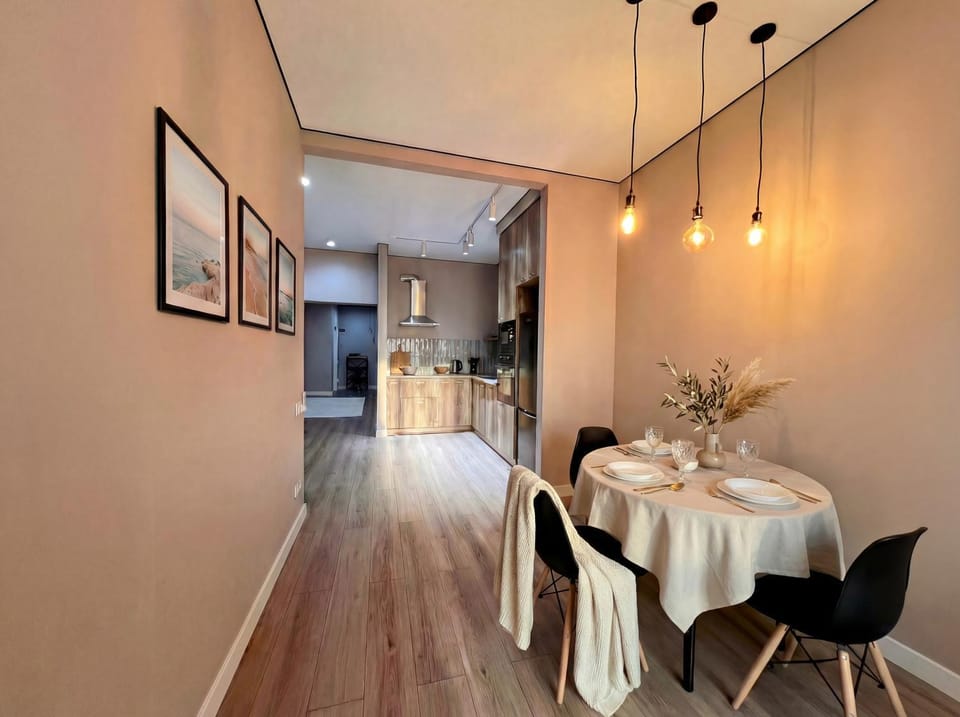 Photo of the whole room, Decorative detail, Decorative detail