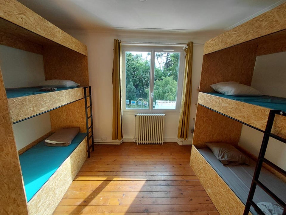 Photo of the whole room, Bedroom, bunk bed