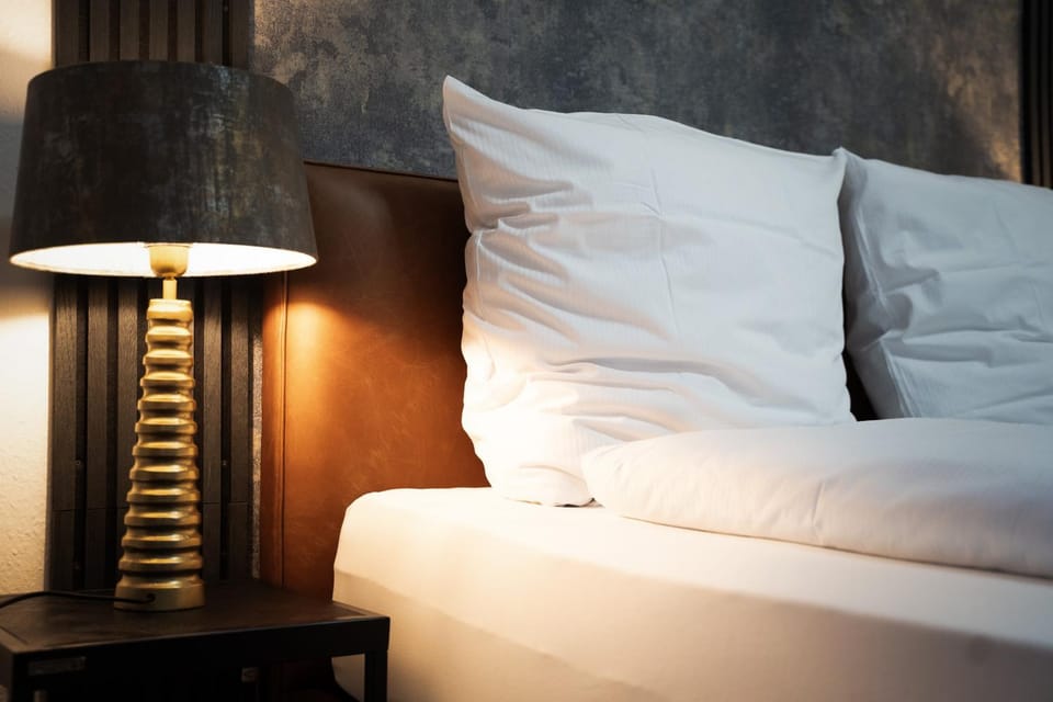 Bed, Photo of the whole room, Decorative detail, Bedroom