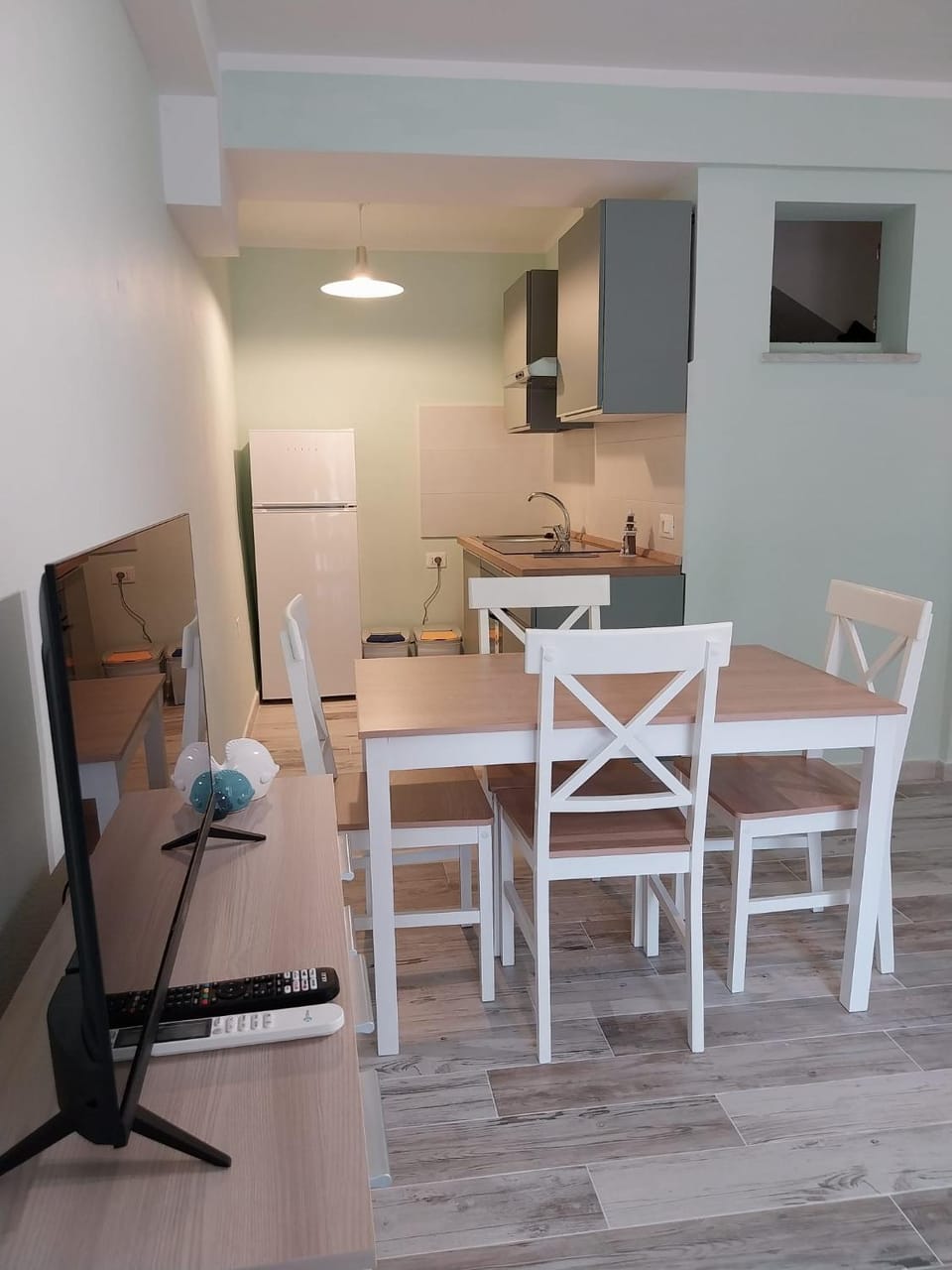 TV and multimedia, Kitchen or kitchenette, Dining area, oven, pet friendly, stove