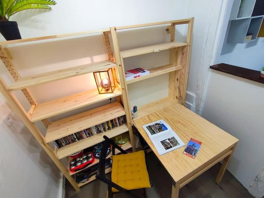 Library, Seating area