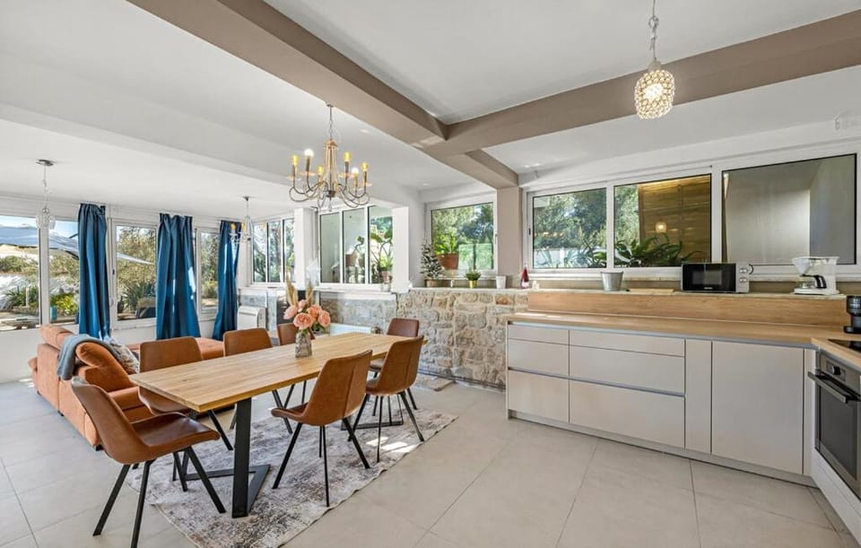 Apartment with pool 8 guests near beach Tisno Jezera Island Murter Apartment in Tisno
