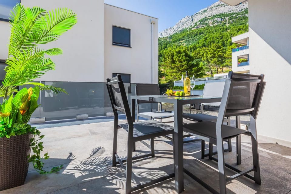 Patio, Balcony/Terrace, Seating area