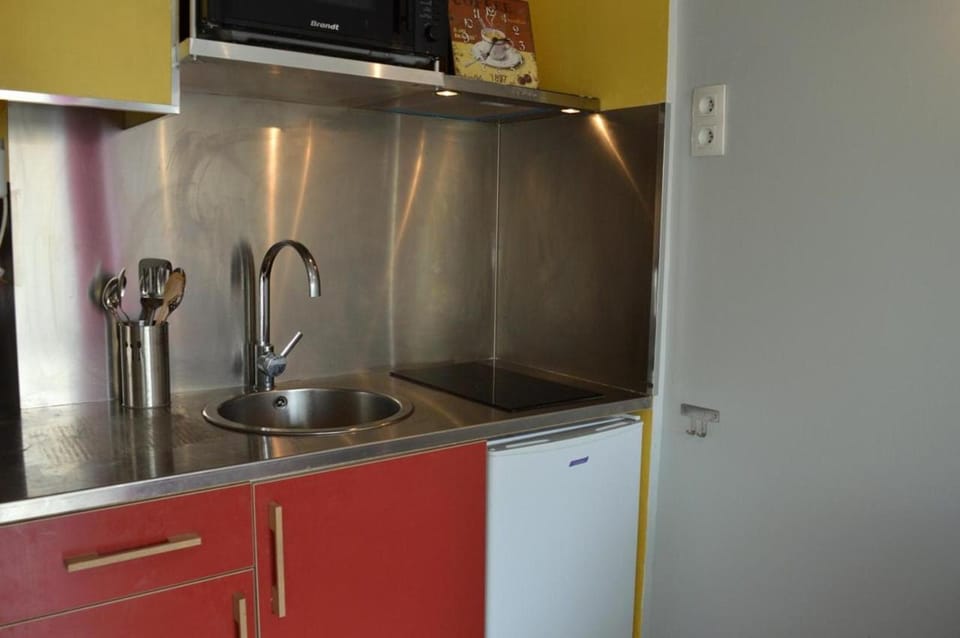 Appart Studio 2 couchages PORT LEUCATE NATURISME PL010-338 Apartment in Leucate