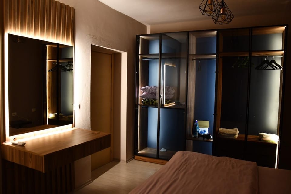 Bedroom, wardrobe