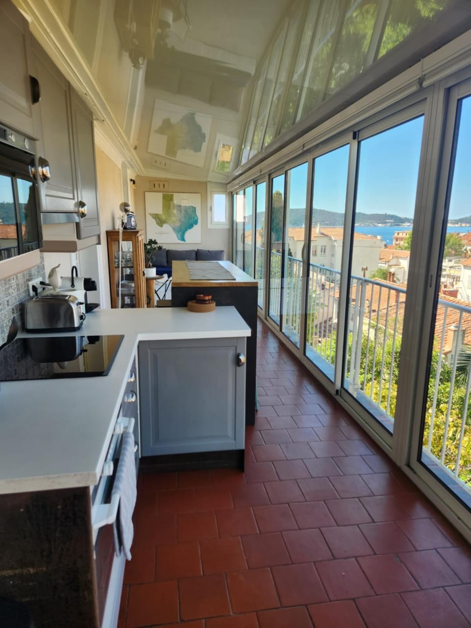 Natural landscape, View (from property/room), Dining area, Sea view, stove
