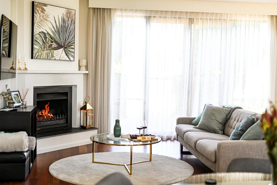 Winter, TV and multimedia, Lounge or bar, Seating area, fireplace, internet, air conditioner