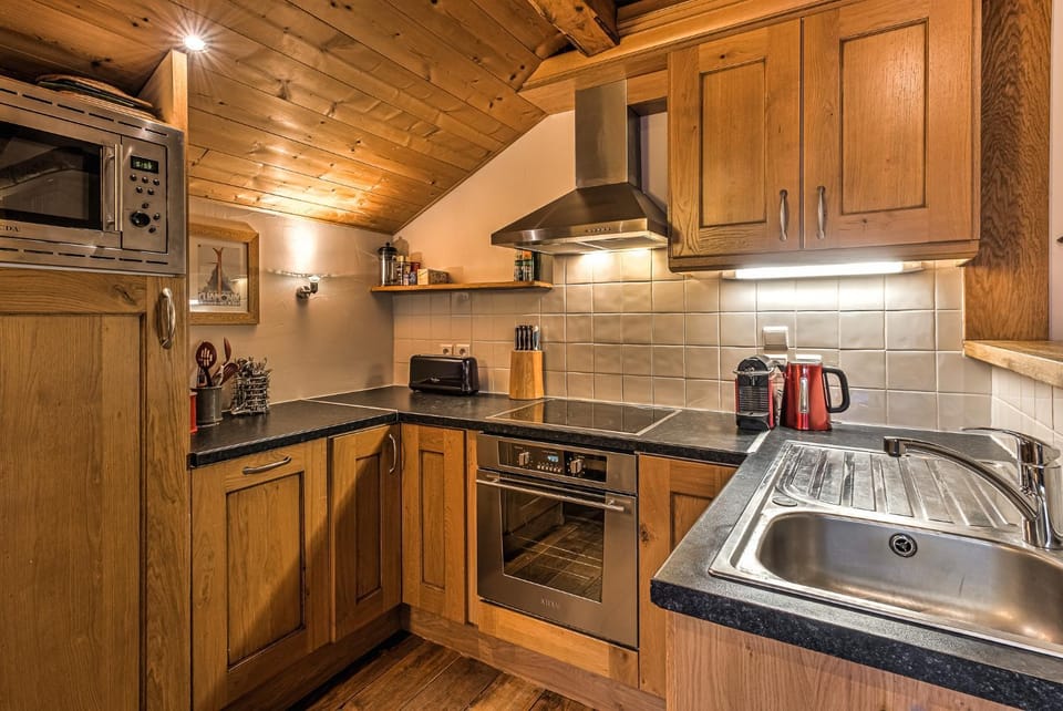 Kitchen or kitchenette, dishwasher, minibar, pet friendly, stove, toaster
