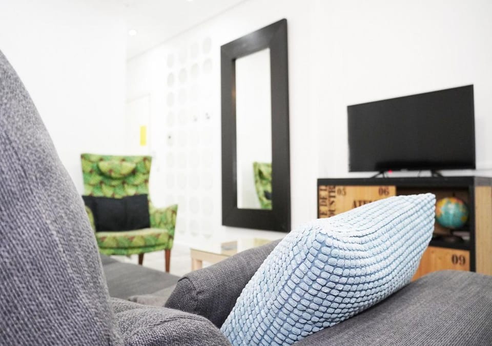 Communal lounge/ TV room, TV and multimedia, Living room, Seating area