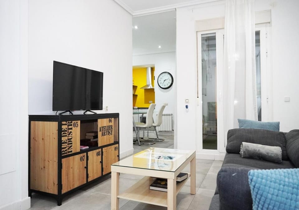 Communal lounge/ TV room, TV and multimedia, Living room, Seating area