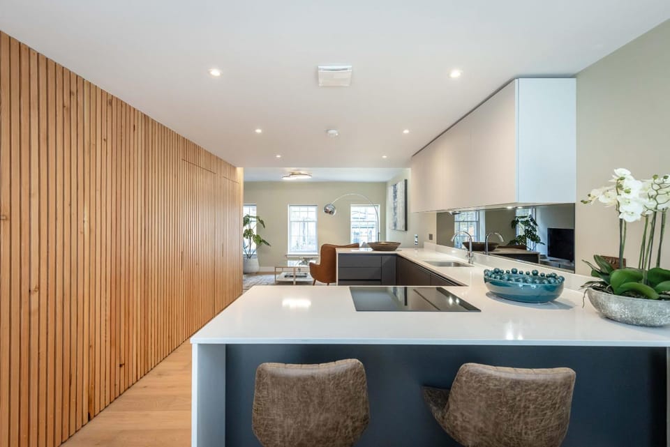 Kitchen or kitchenette, Living room, Seating area