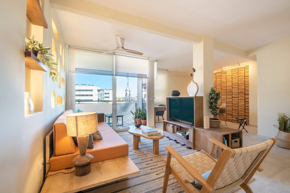 Communal lounge/ TV room, TV and multimedia, Living room