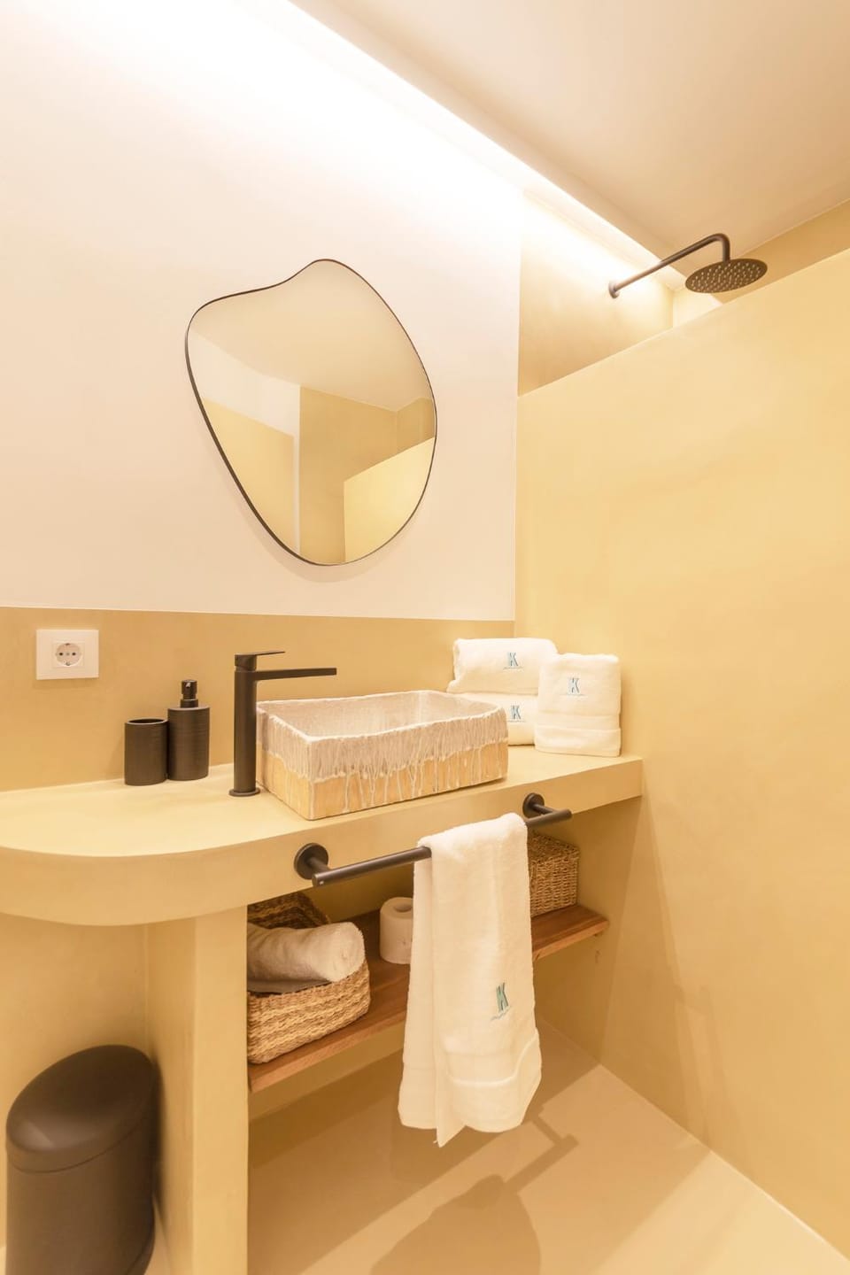Bathroom, towels