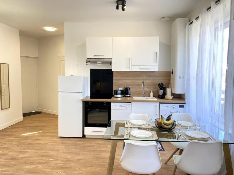 Le Dandy-proche centre-neuf Apartment in Centre-Val de Loire