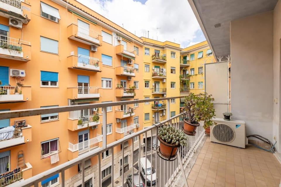 Balcony/Terrace, City view