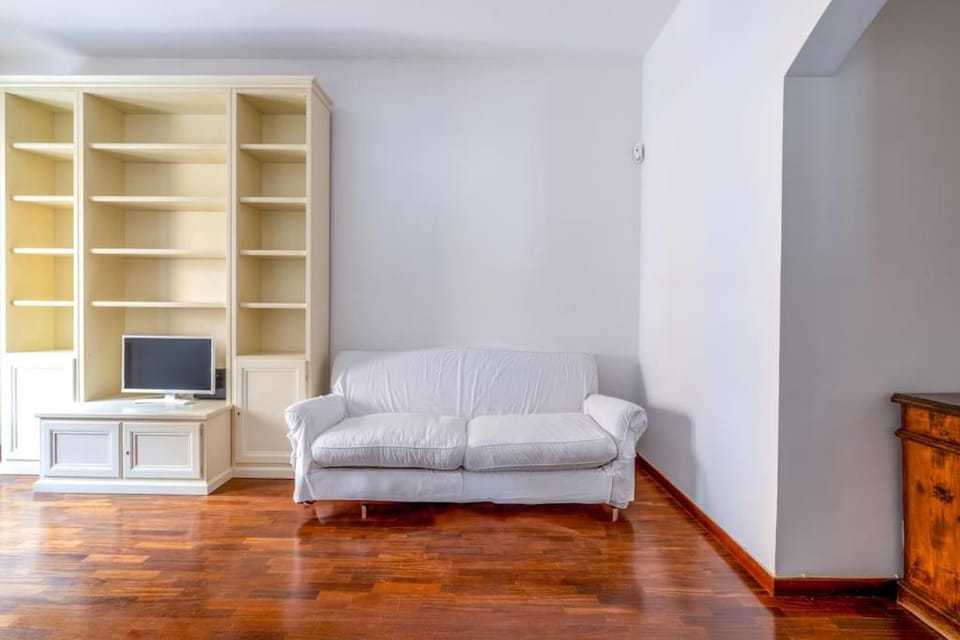 Communal lounge/ TV room, TV and multimedia, Living room, Seating area