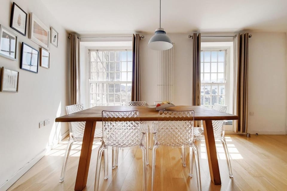 Apt - Sleeps 4 - Pets Ok - Roof Garden Apartment in London Borough of Lewisham