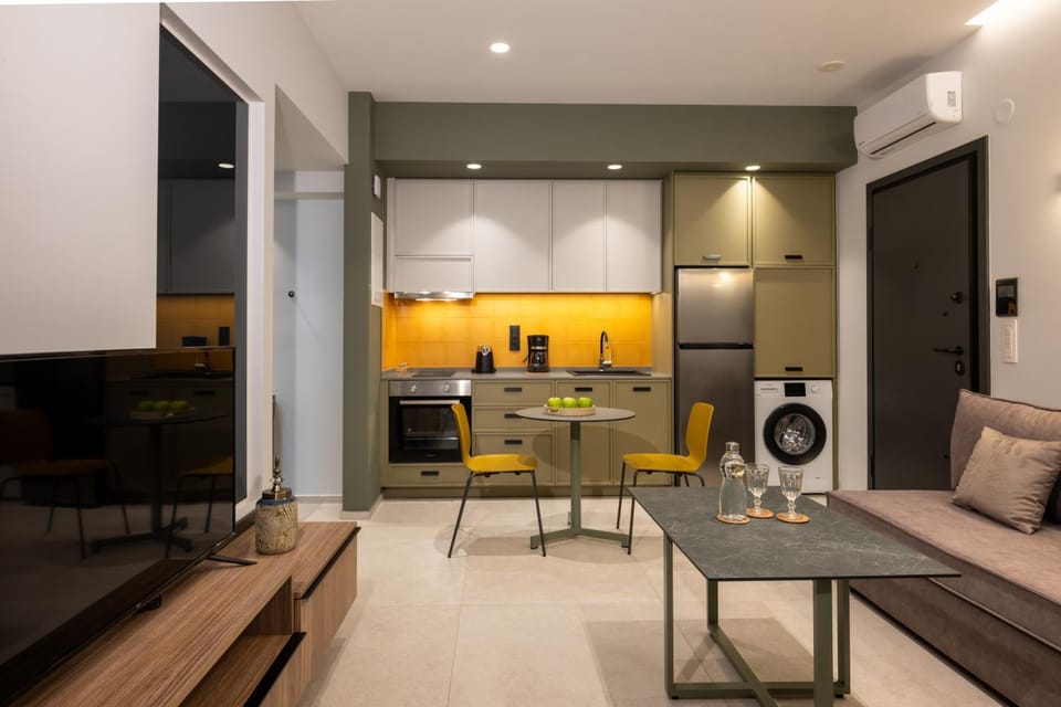 TV and multimedia, Kitchen or kitchenette, Living room, Seating area, Dining area, pet friendly, air conditioner