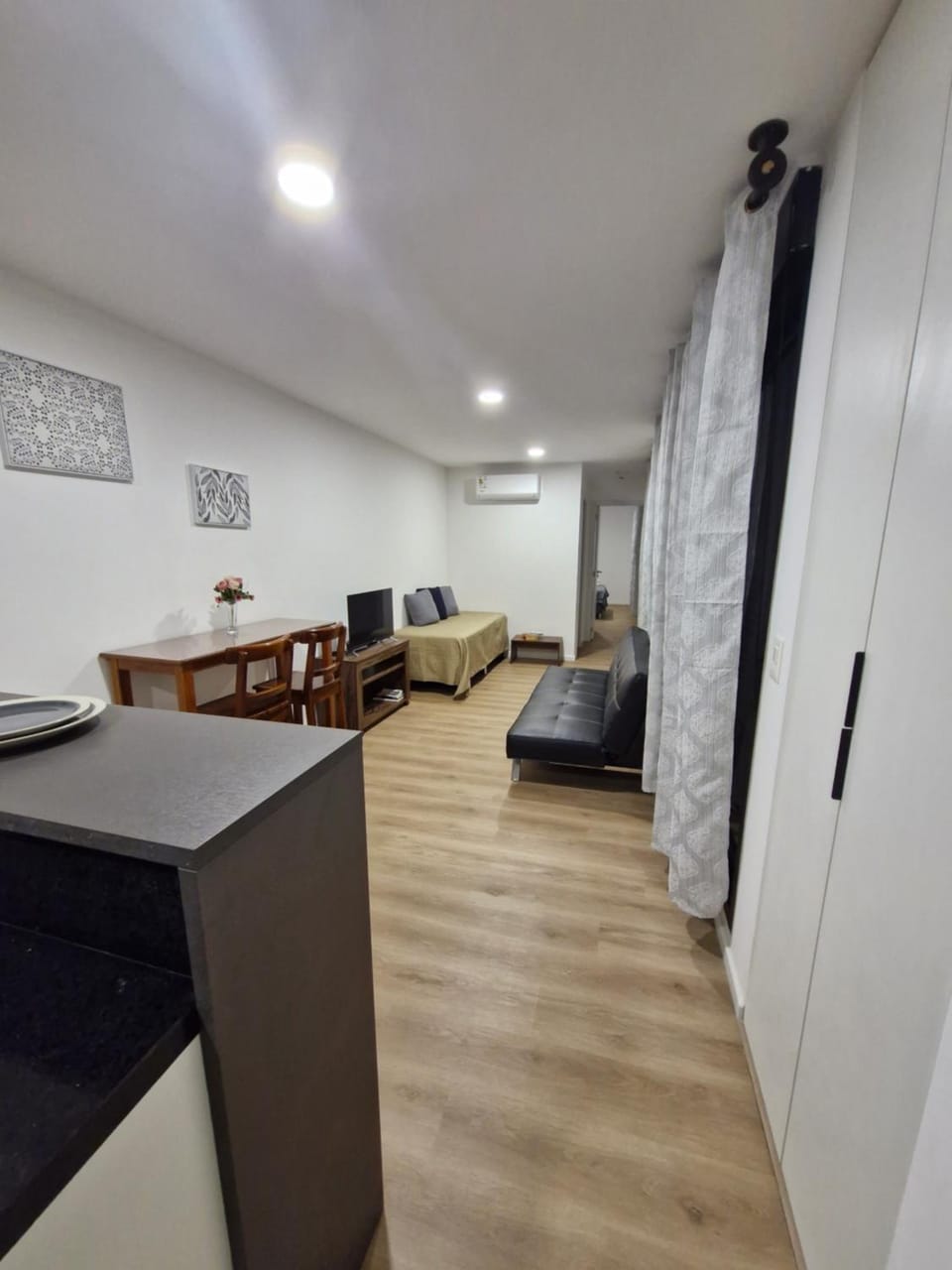 Nuevo, opción parking, hasta 5 personas Apartment in Montevideo Department, Uruguay