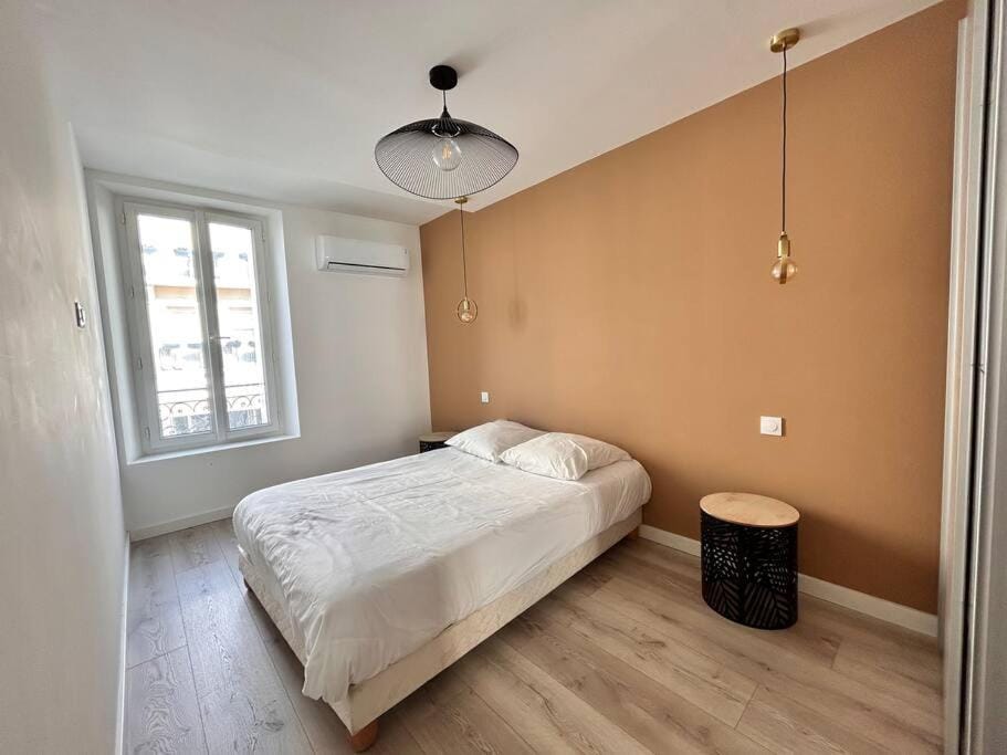 Emma - 4/6 pers NEUF- Hyper centre Clim Terrasse Apartment in Saint-Raphael