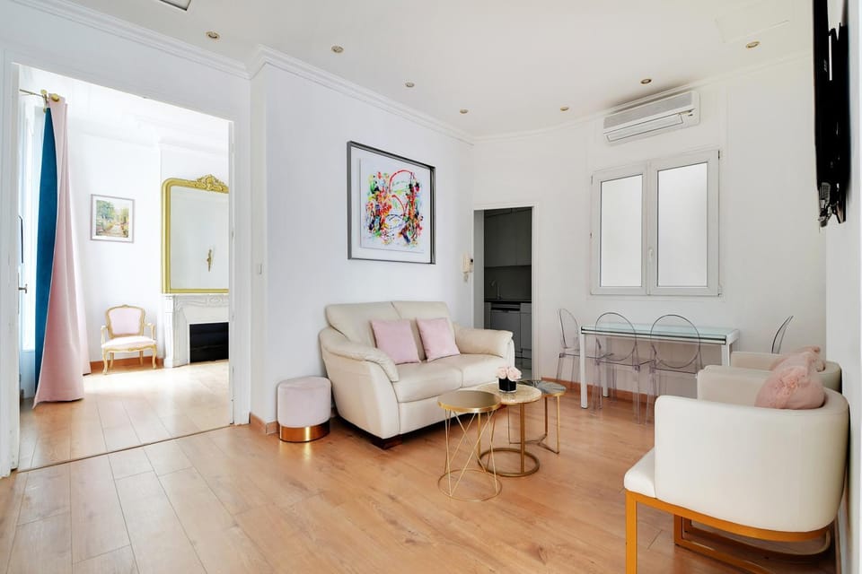 TV and multimedia, Living room, air conditioner
