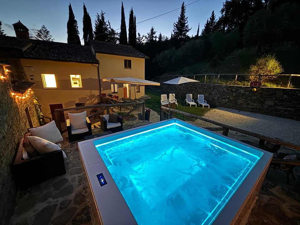 Hot Tub, Swimming pool