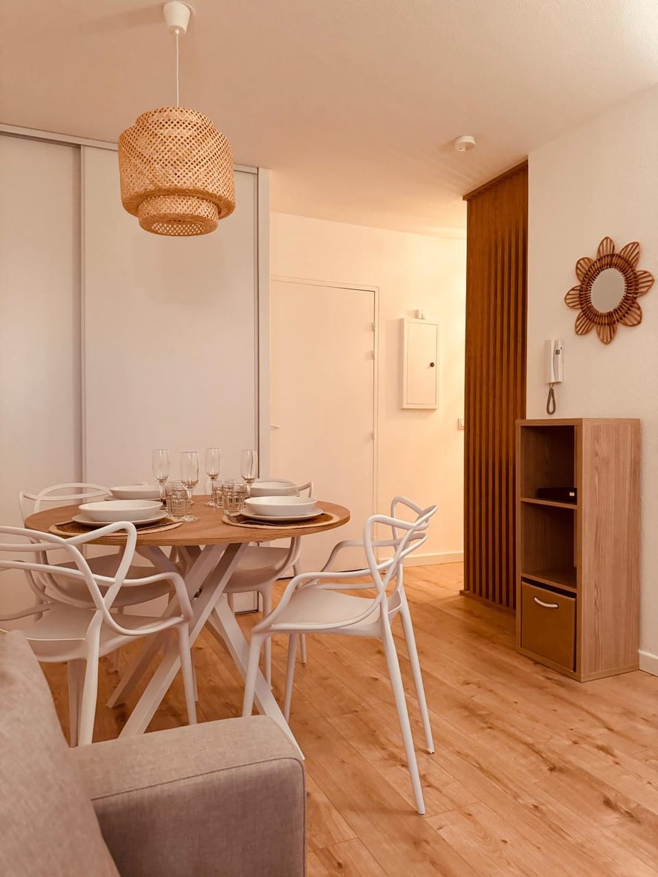 Living room, Dining area
