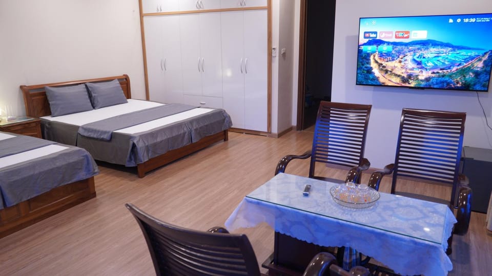 Homestay Biêt thự Hùng Thắng Bãi cháy - chỉ thuê tầng 3 &4 - KHÔNG NGUYÊN CĂN Villa in Laos