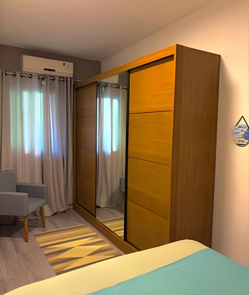 Casa com ar condicionado com rede. House in São Sebastião
