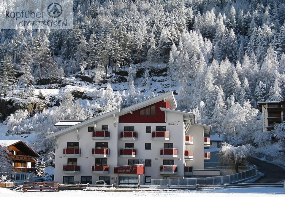 Property building, Day, Natural landscape, Winter, Mountain view