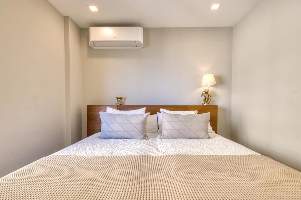Bed, Photo of the whole room, Bedroom, air conditioner
