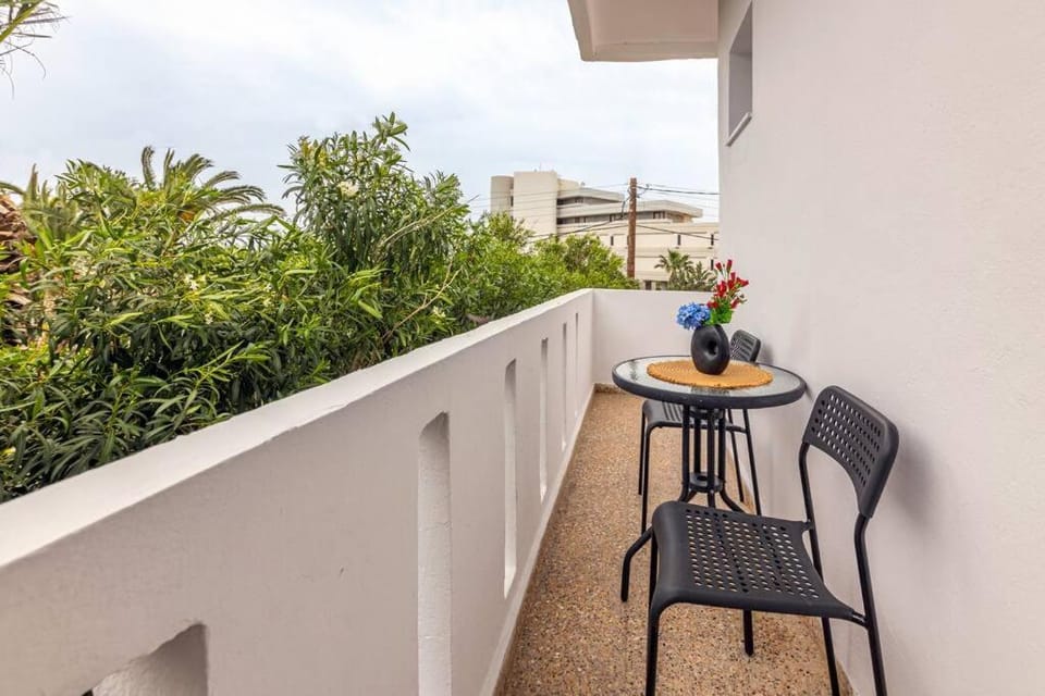 Fysalida's Coastal Gem 4 - Steps Away from the Sea Apartment in Crete