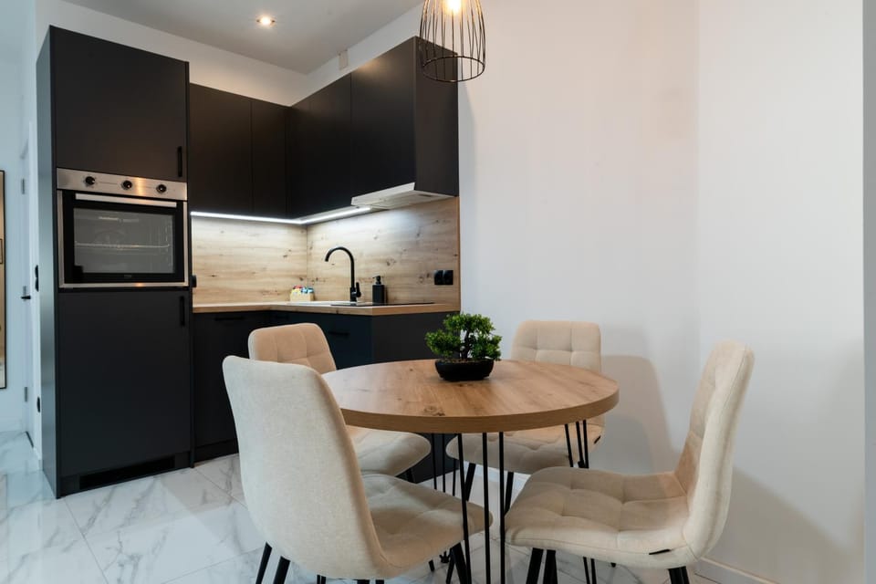 Kitchen or kitchenette, Living room, Seating area, Dining area, dishwasher, oven, stove