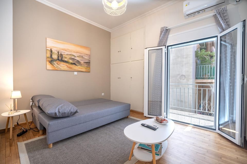 View (from property/room), Living room, Photo of the whole room, Seating area, Bedroom, air conditioner