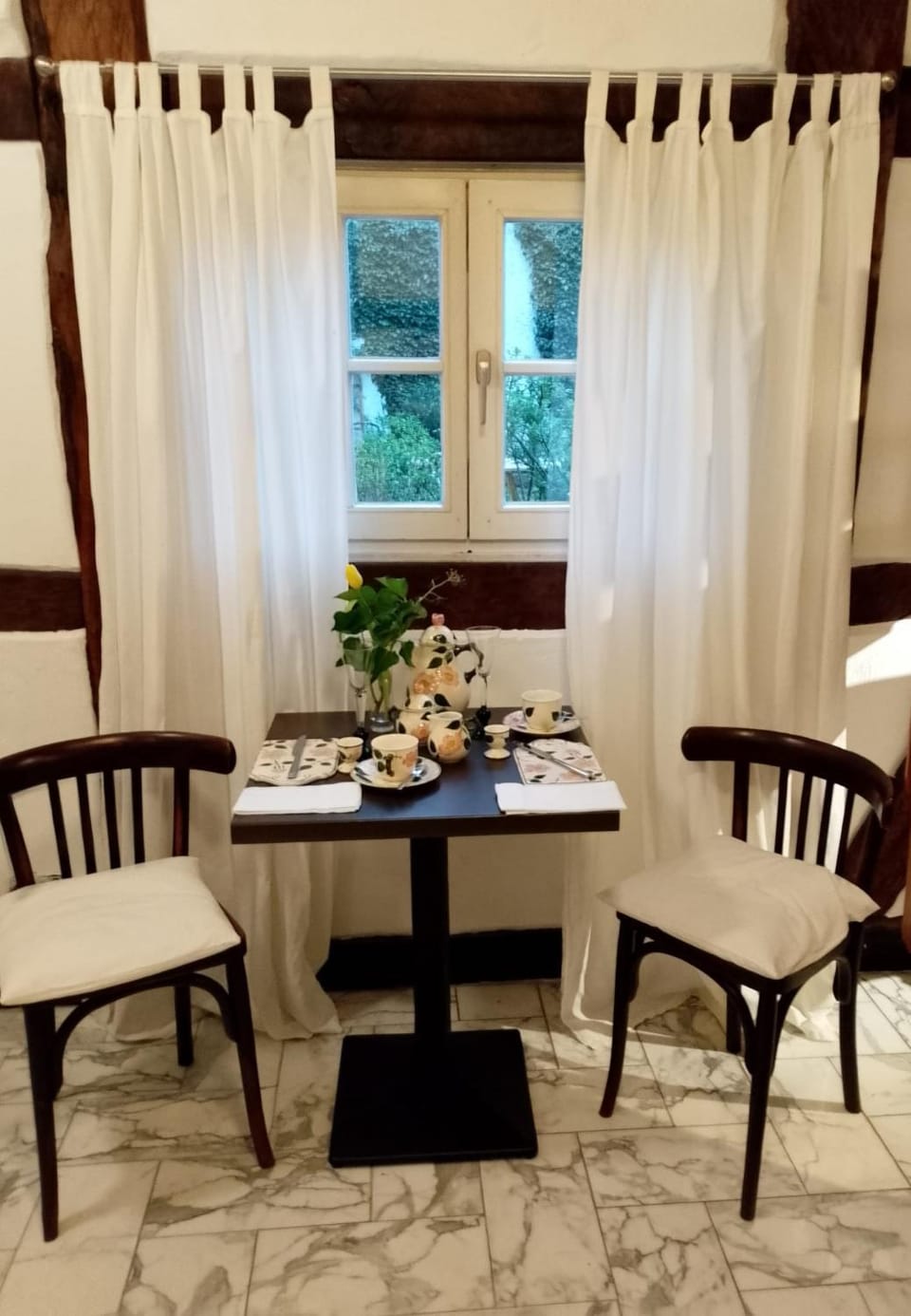 Dining area, Breakfast