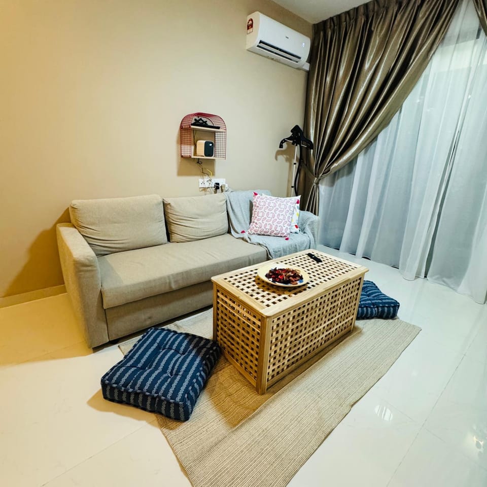 Living room, Seating area, air conditioner