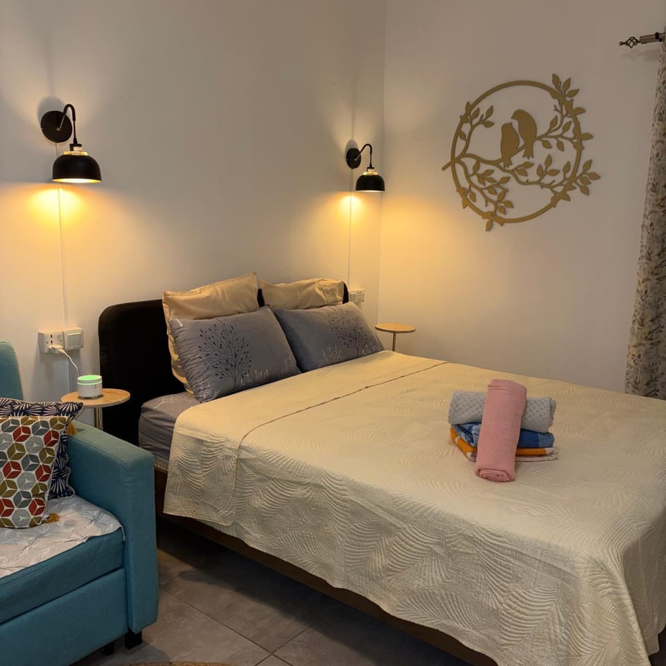 Bed, Living room, Bedroom