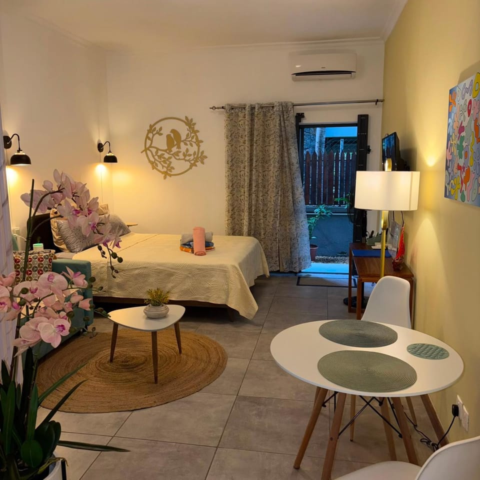 Living room, Dining area, Bedroom