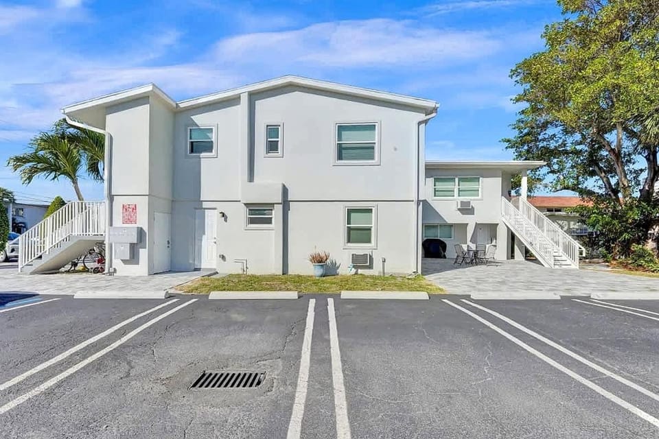 Coastal Charm 1BR Retreat near Pompano Beach Apartment in Pompano Beach