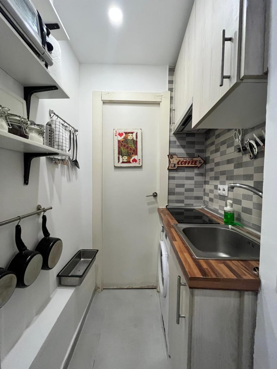 Kitchen or kitchenette