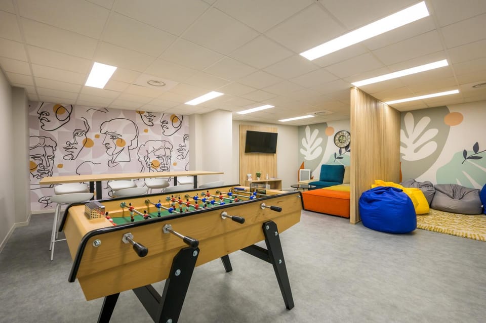 Communal lounge/ TV room, Game Room