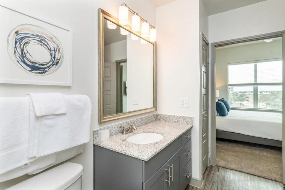 Landing at The Monroe - 2 Bedrooms in Montopolis Apartment in Montopolis