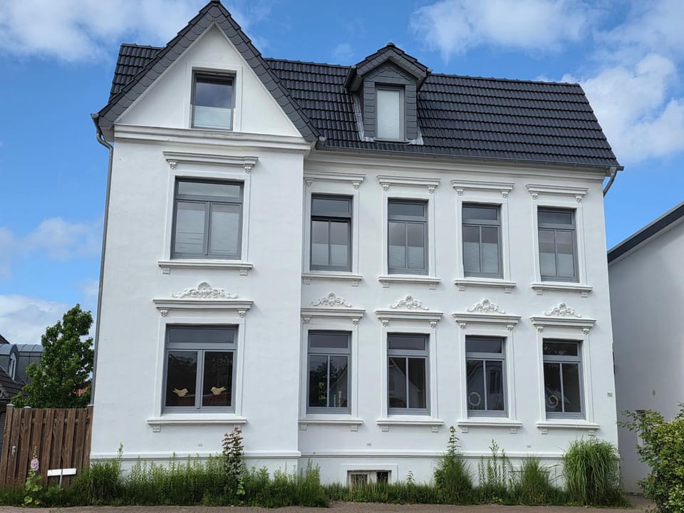 Property building, Day