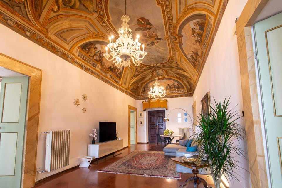 TV and multimedia, Living room, Seating area, Evening entertainment