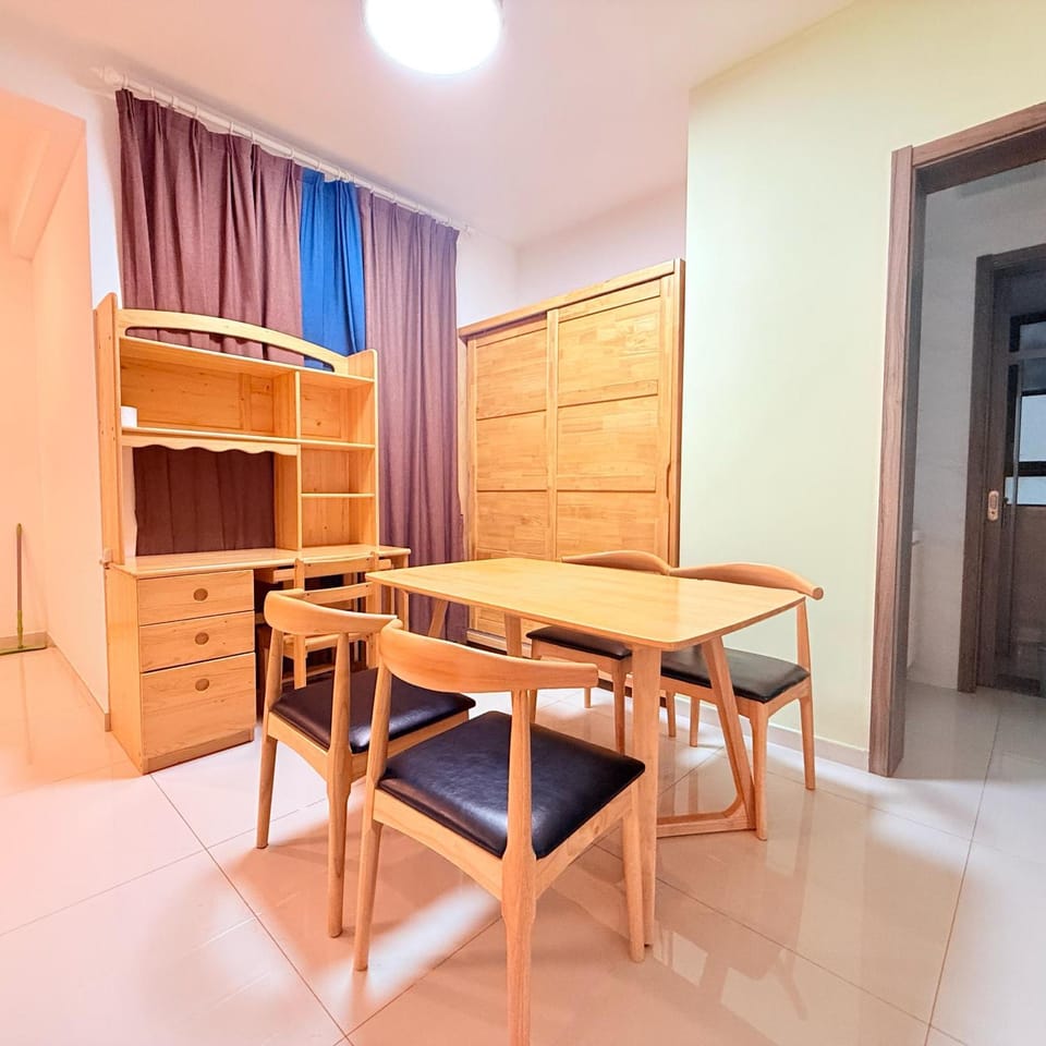 Kitchen or kitchenette, Dining area, wardrobe