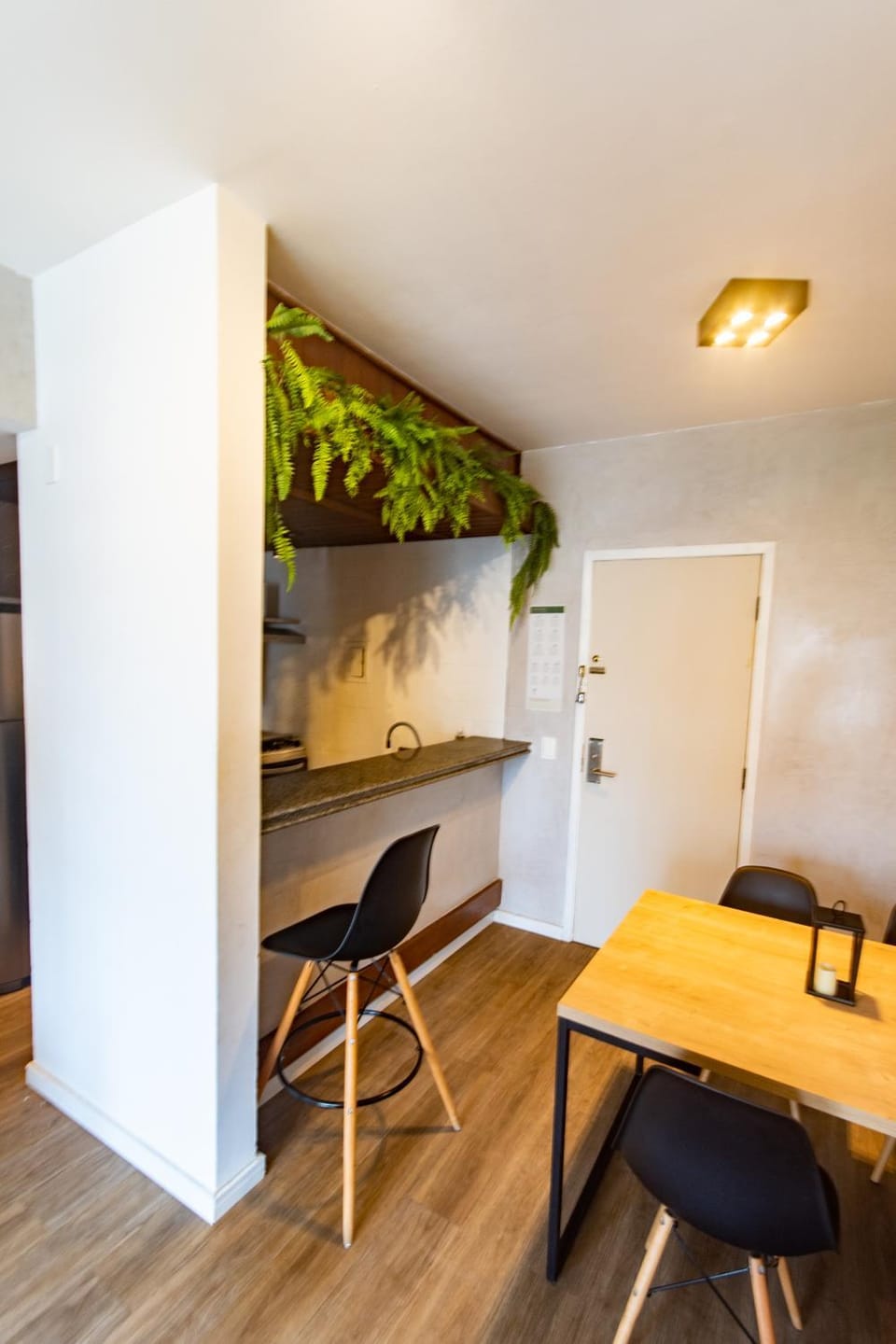 Kitchen or kitchenette, Seating area, Dining area